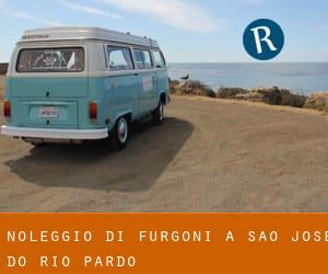 Noleggio di Furgoni a São José do Rio Pardo